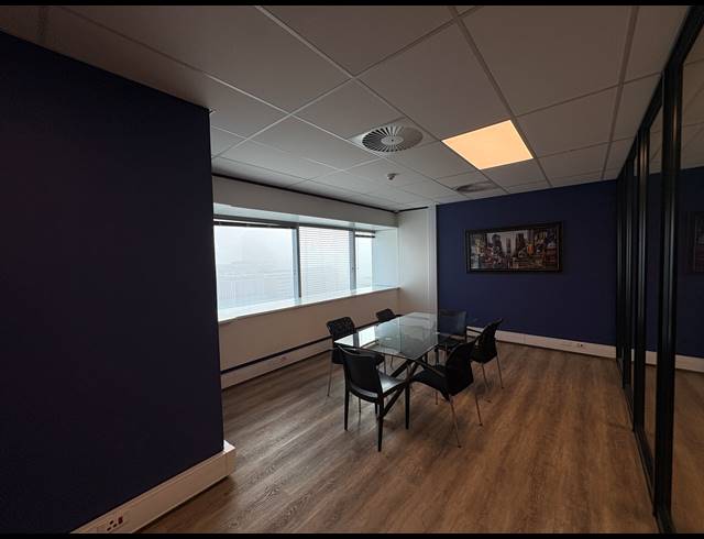 166M² OFFICE TO LET IN FORESHORE